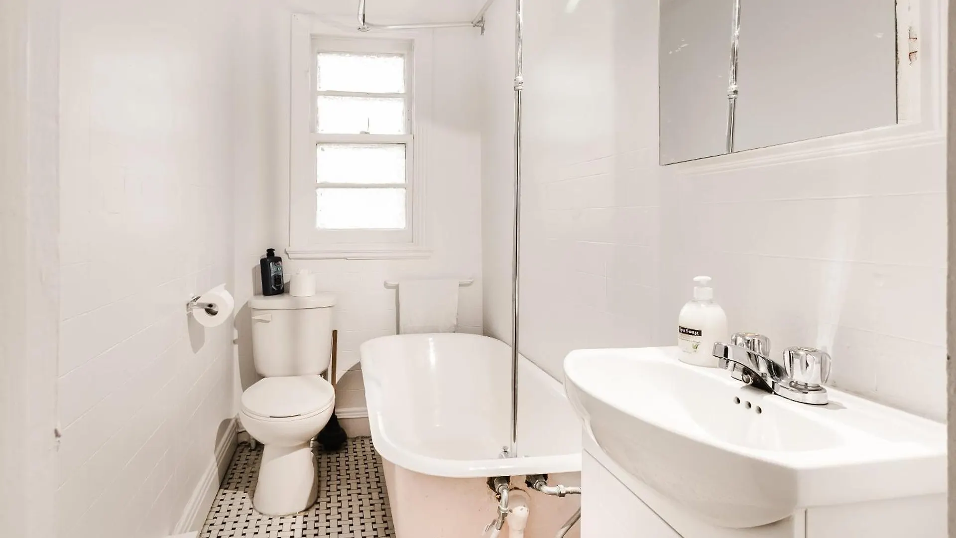 One Bedroom Apartment With Balcony - 2159-03 Montreal 0*,  Canada